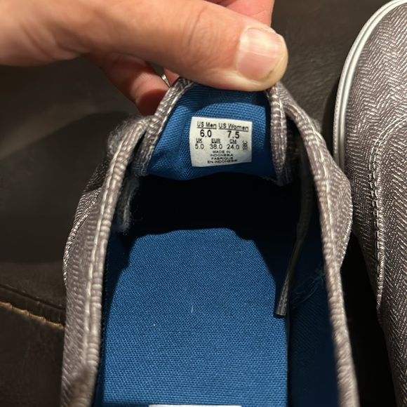 Men’s size 6, women’s size 7.5 Vans grey canvas herringbone - Picture 5 of 5